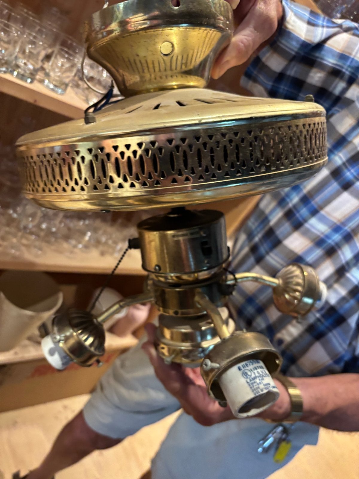 Hampton Bay stijl Plafondventilator met glazen kappen, Overige merken, Gebruikt, E27 (groot), Goud