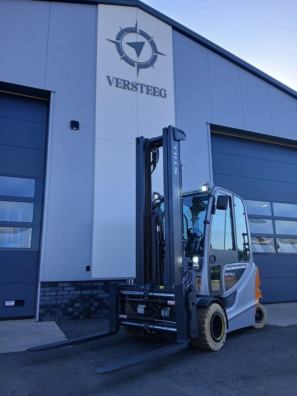 Still RX60-35 electro 3.5ton 6.6m mast en vorkenversteller!, 3000 tot 4000 kg, Still, Heftruck, Berzeliusstraße 10
D‑22113  Hamburg, DE