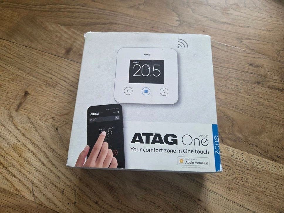 ATAG One Zone slimme thermostaat met dubbele accu, Ophalen of Verzenden, Zo goed als nieuw