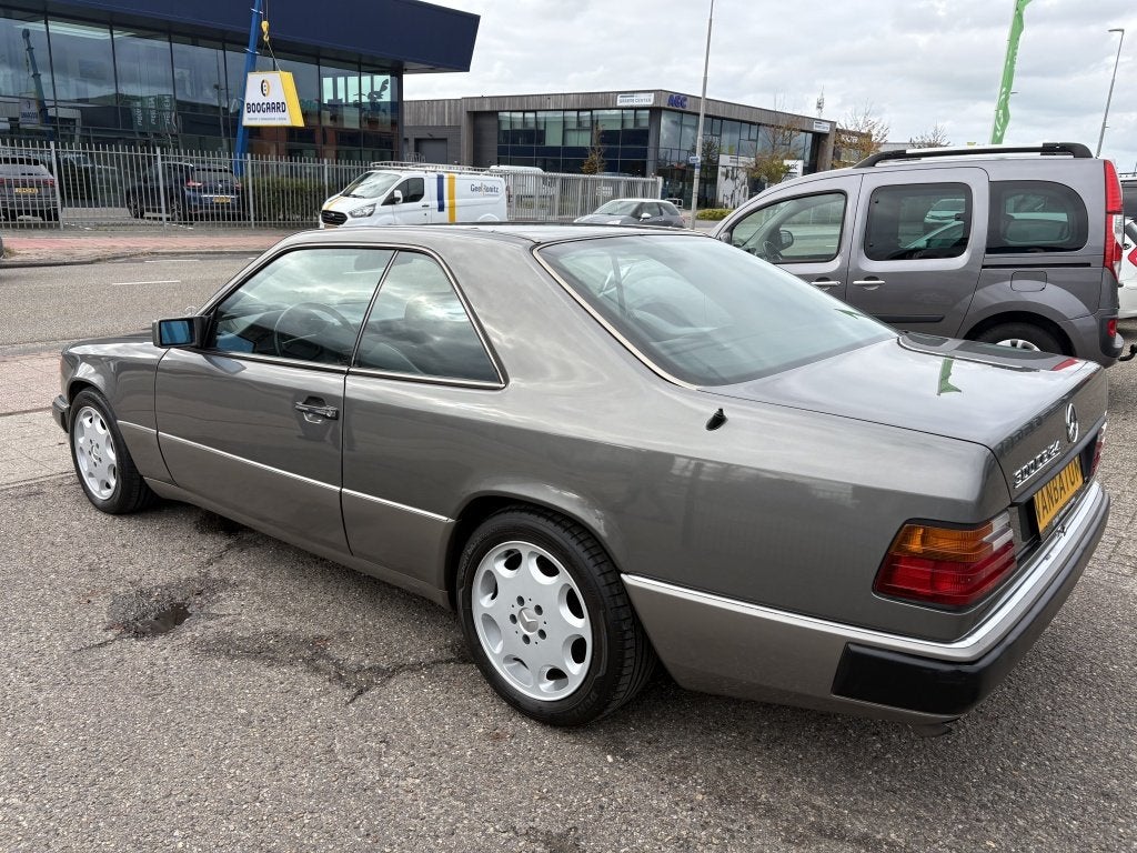 Mercedes-Benz 124 coupe CE-24 300 (124.051) (bj 1991), foto 3