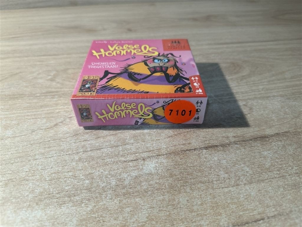 Valse hommels - nieuw in seal -999 games - S7101, Verzenden, Zo goed als nieuw