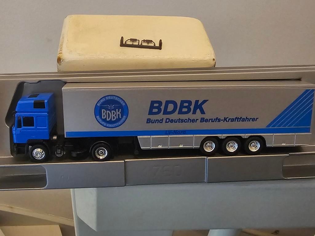 Herpa Albedo MAN F90 BDBK, Hobby en Vrije tijd, Modelauto's | 1:87, Ophalen of Verzenden, Zo goed als nieuw, Bus of Vrachtwagen