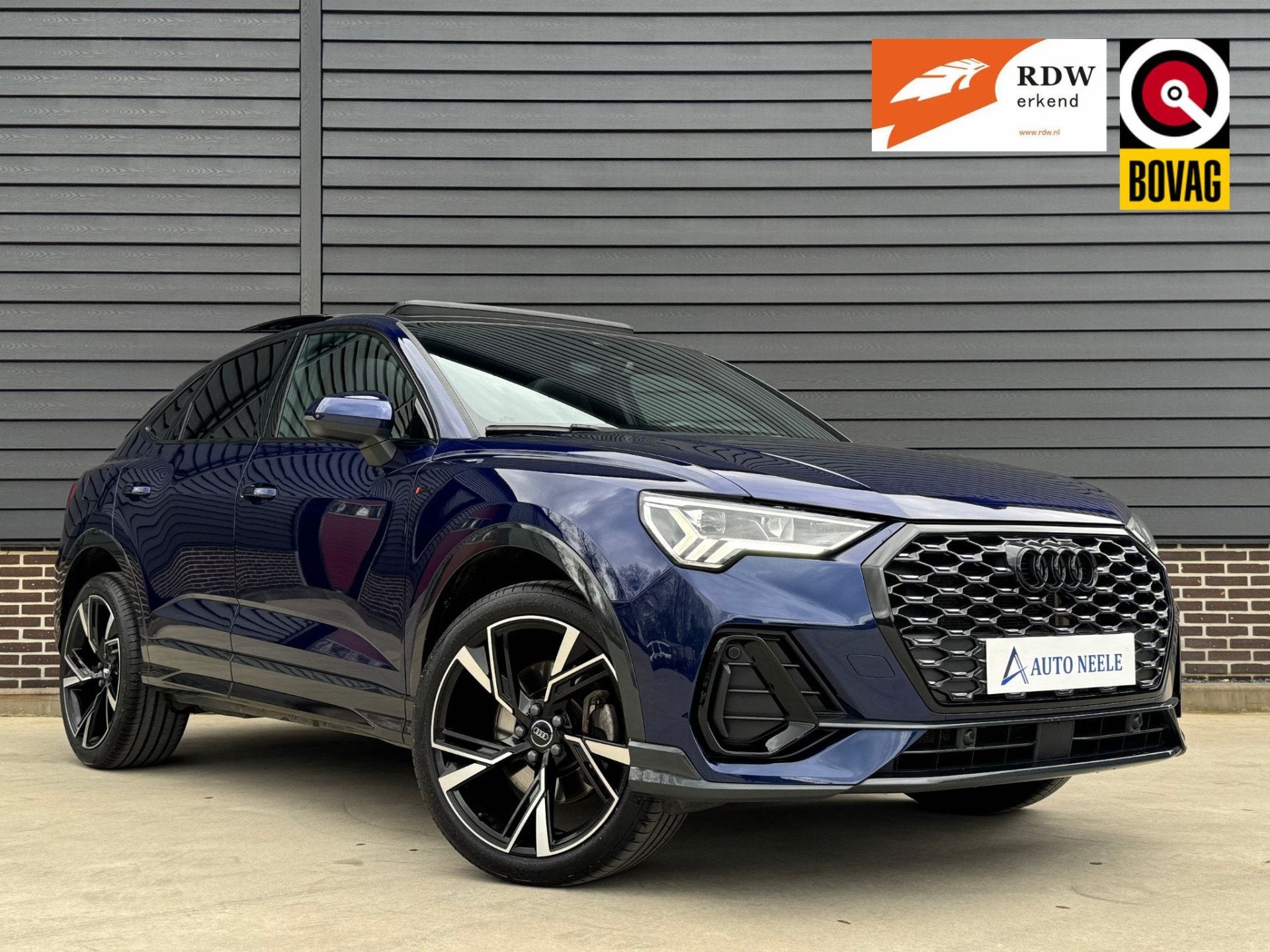 Audi Q3 Sportback 45 TFSI e S Edition 20 inch, PANO, Elektr, Dealer onderhouden, Gebruikt, Blauw, Leder en Stof