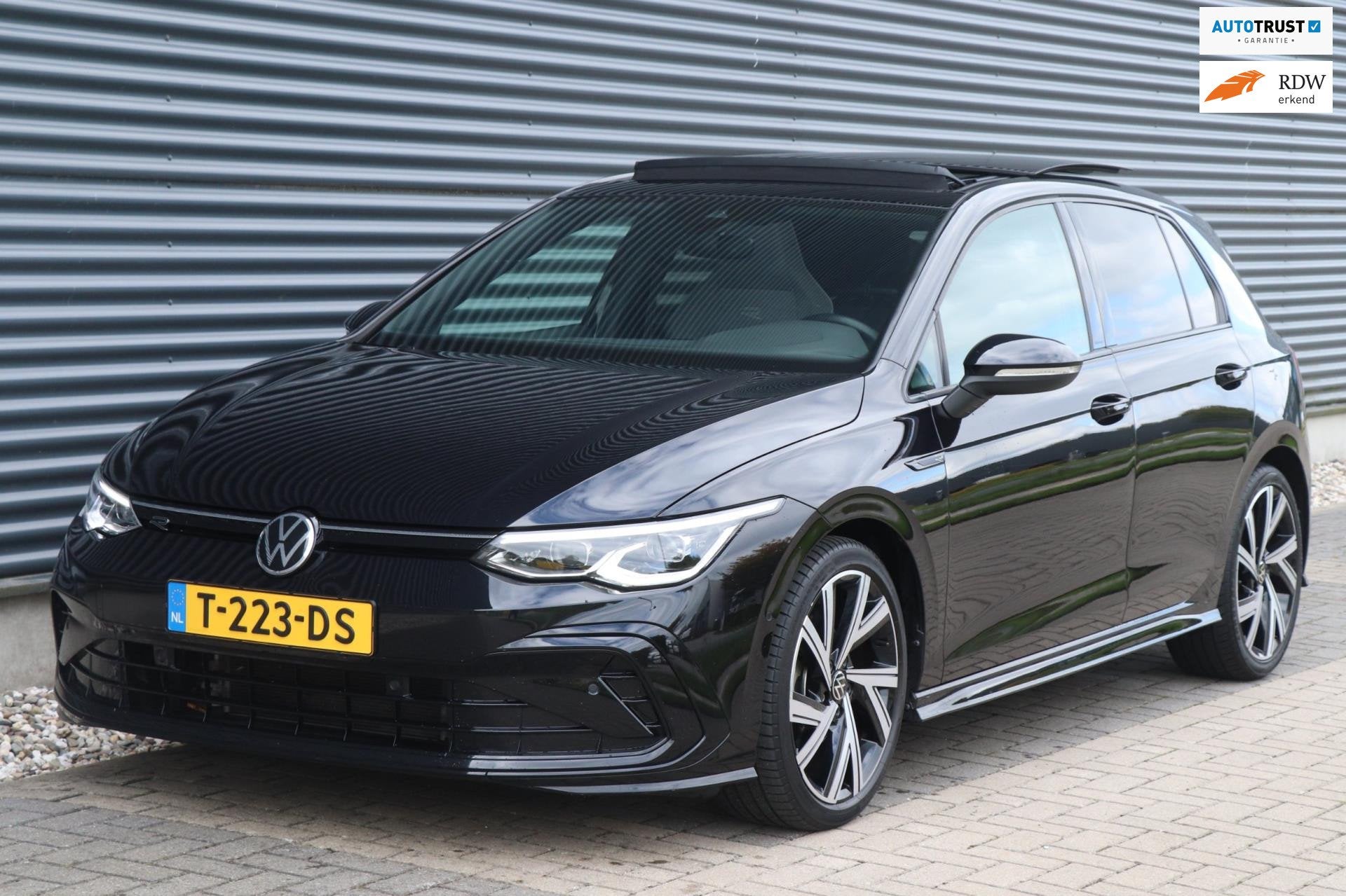 Volkswagen Golf 1.5 eTSI R-Line | 3X R-Line | PANO | IQ.Ligh, 4 cilinders, 150 pk, Zwart, Bedrijf
