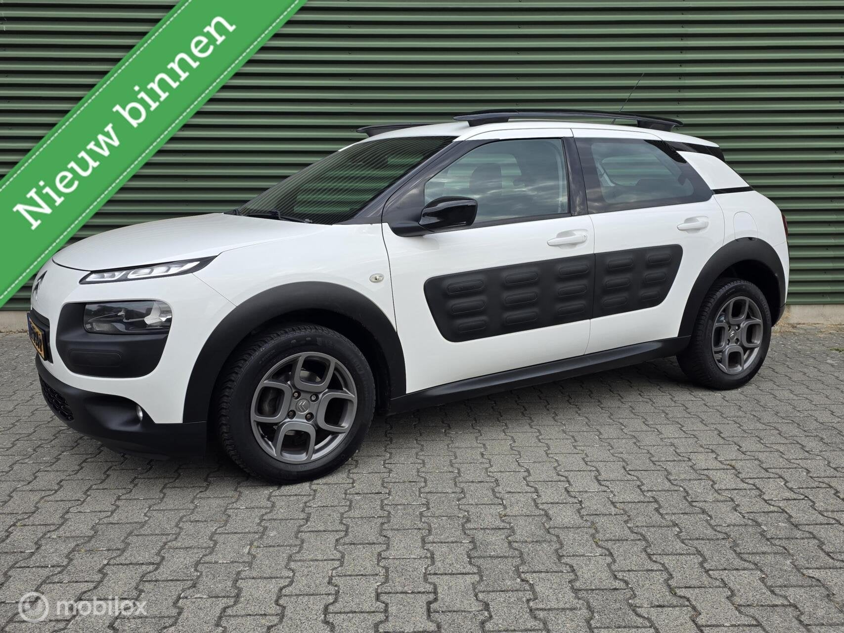 Citroen C4 Cactus 1.2 VTi Shine, Auto's, Voorwielaandrijving, Euro 5, Gebruikt, 31 €/maand
