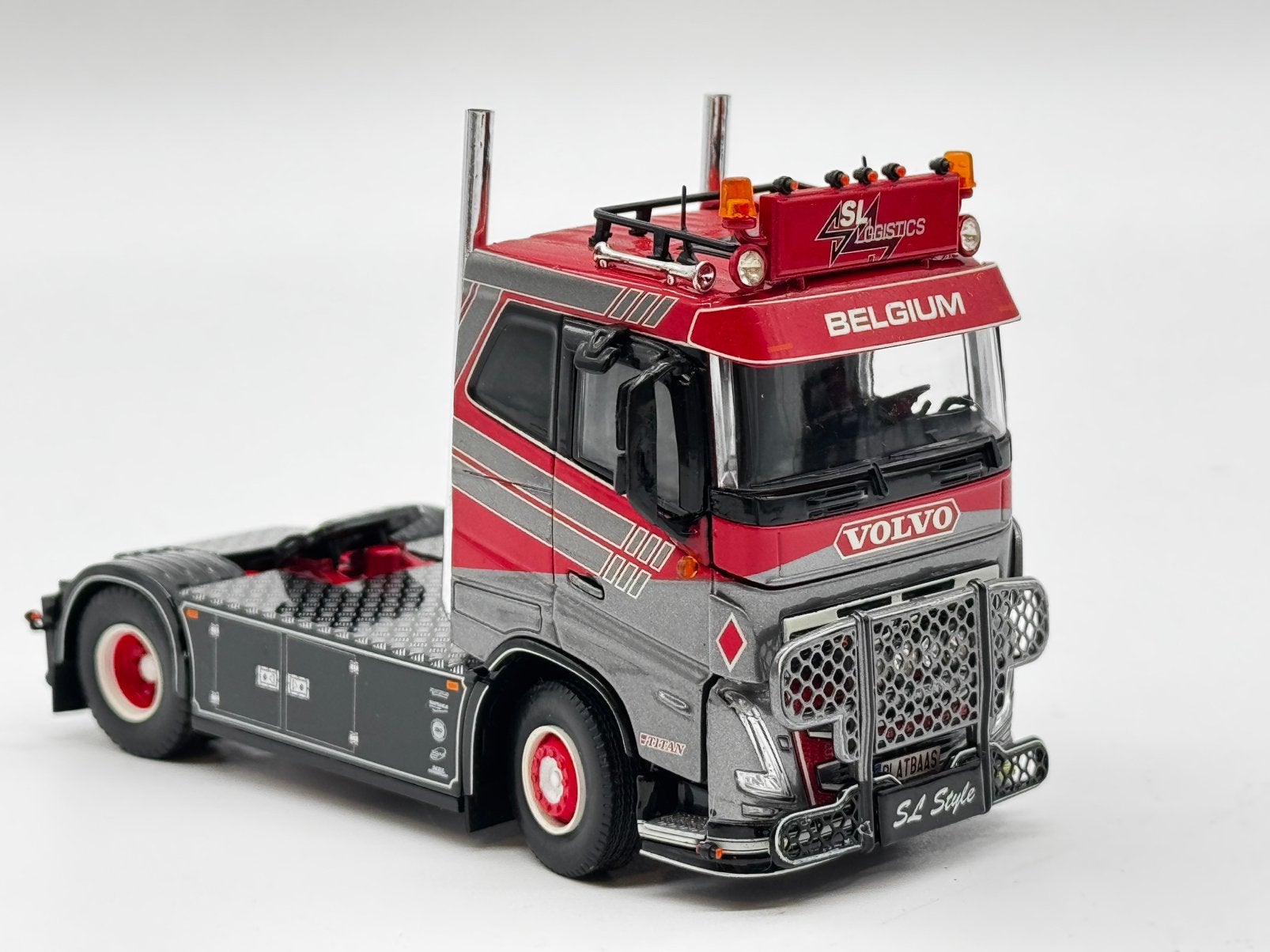 TEKNO VOLVO FH Low cab SL Logistics