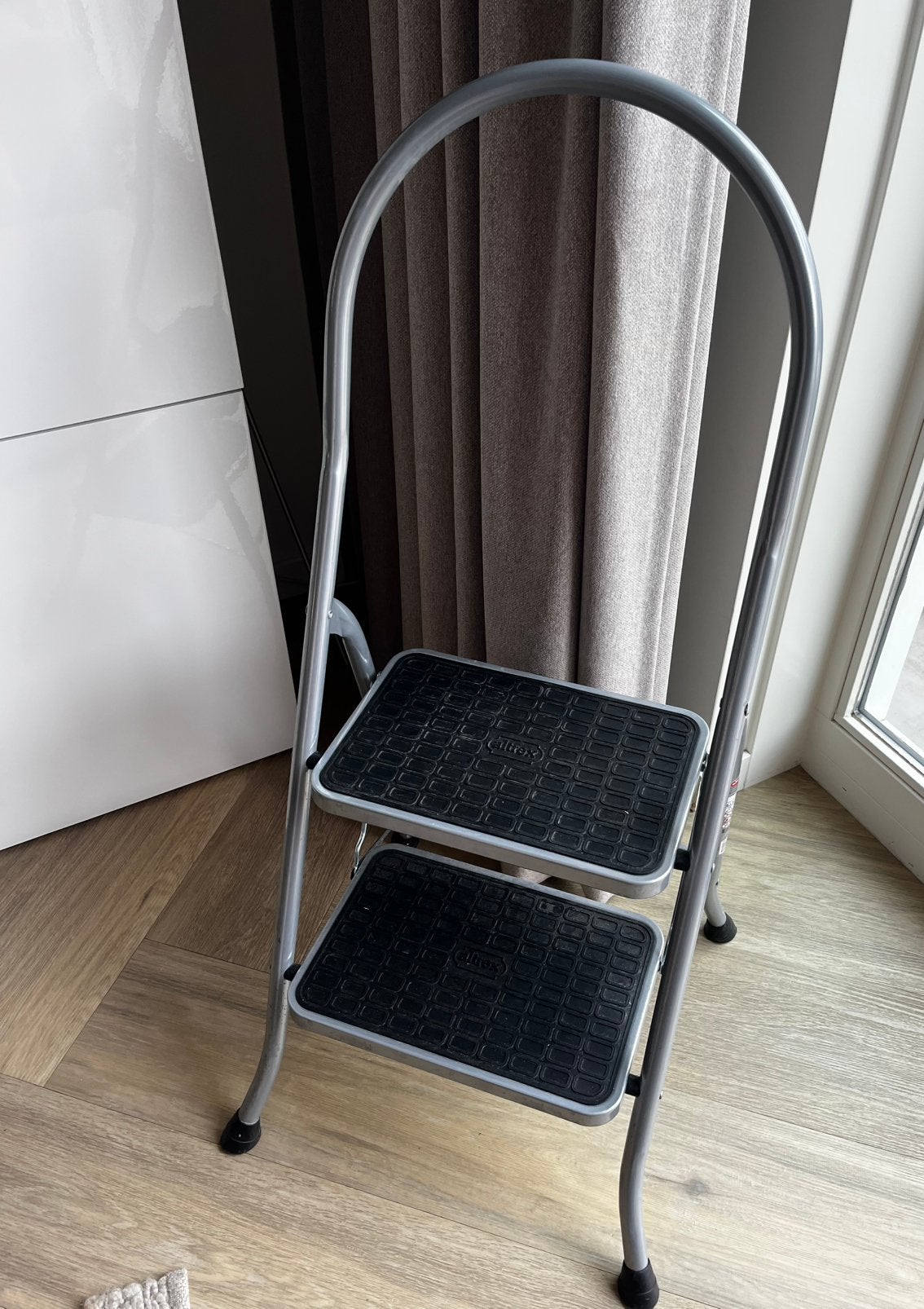 Altrex Cromato Silver 2-plus 2 treden huishoudtrap, Doe-het-zelf en Verbouw, Ophalen, Gebruikt, Trap, Opvouwbaar of Inschuifbaar