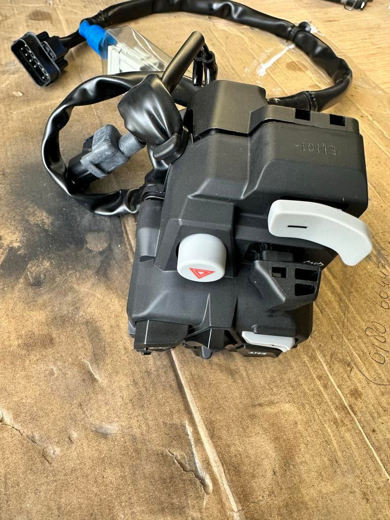 Crf 1100 dct Motorfiets schakelaar unit met kabelboom, Motoren, Onderdelen | Honda, Ophalen of Verzenden, Gebruikt