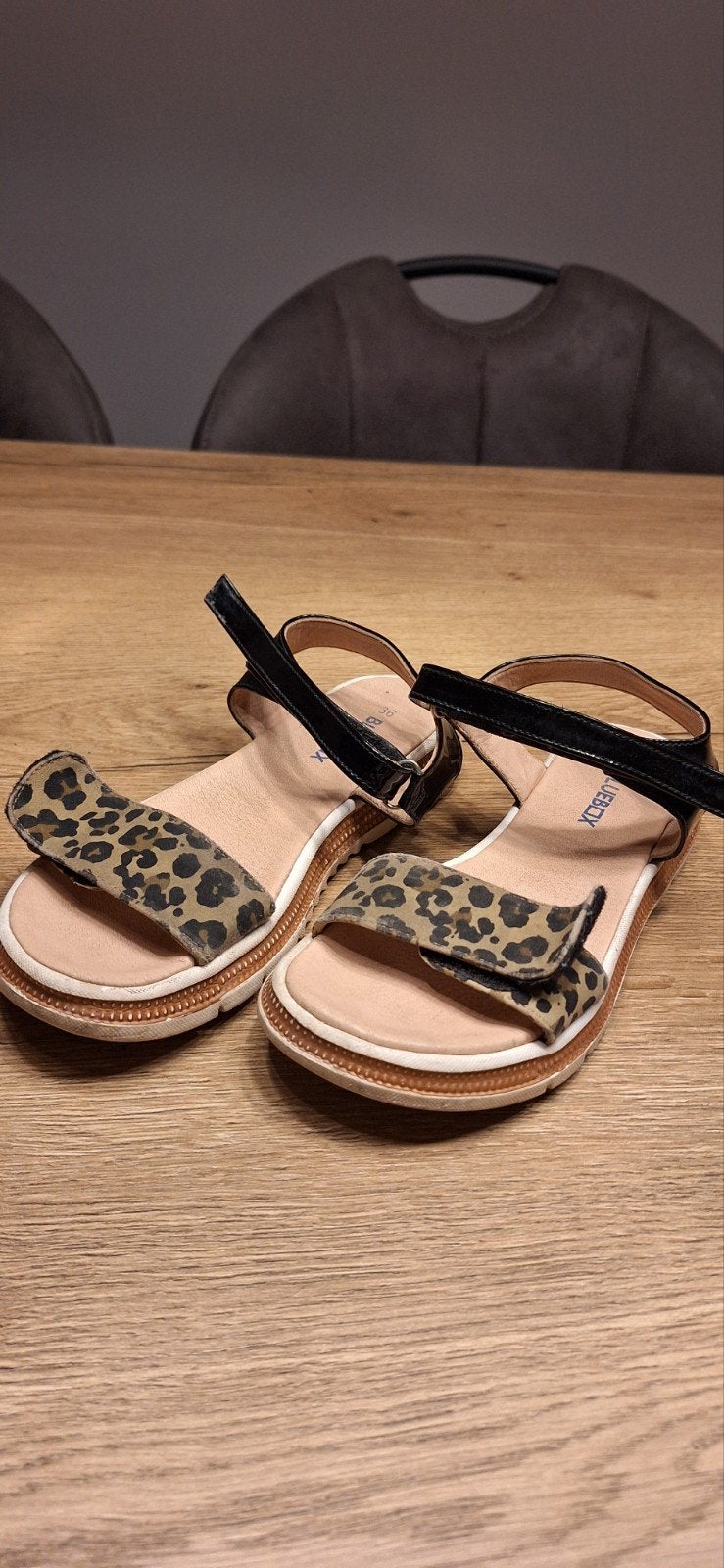 Leuke sandalen met luipaardprint, maat 36, Ophalen of Verzenden, Zo goed als nieuw, Bruin, Overige typen