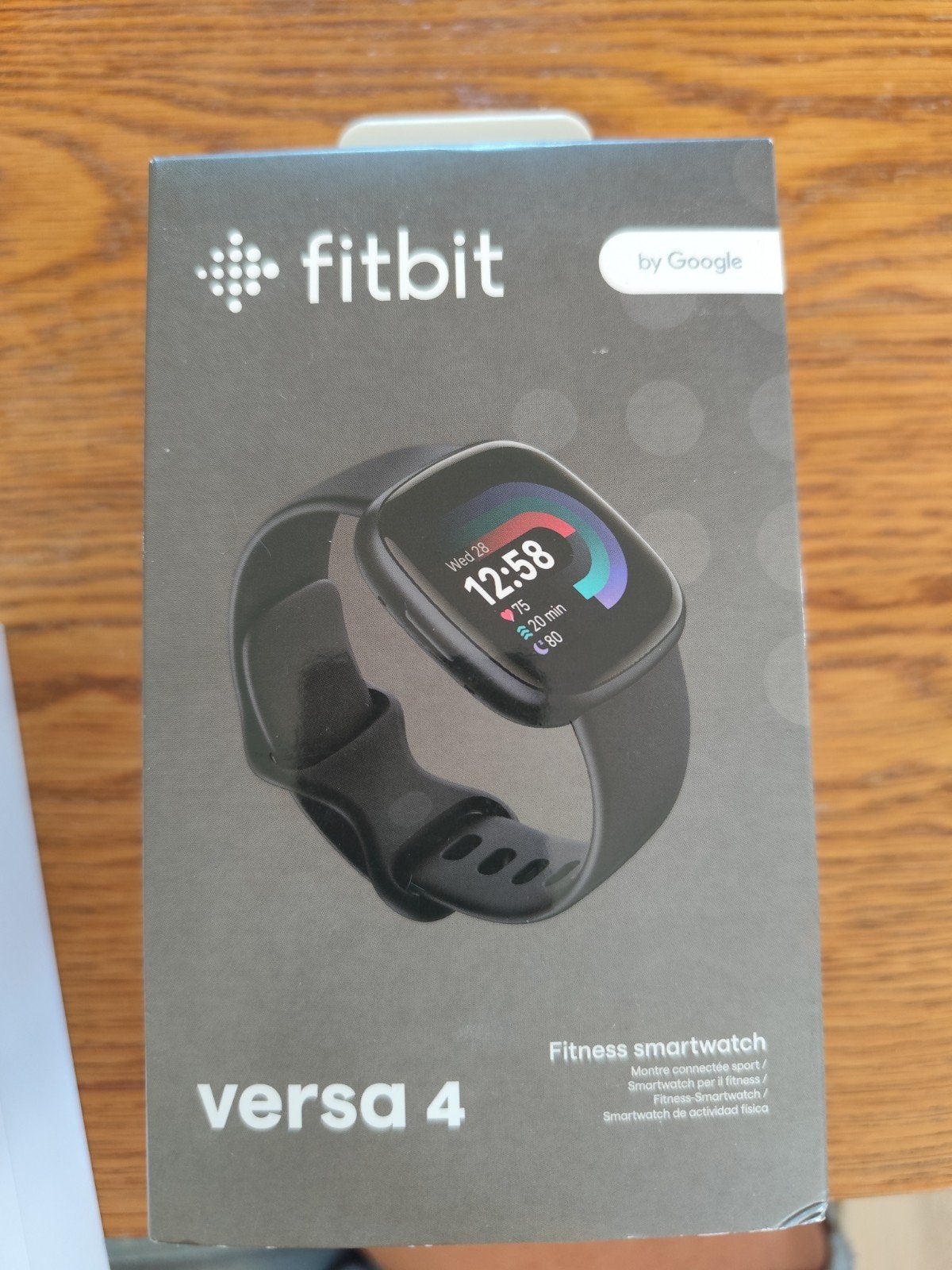 Fitbit Versa 4 Fitness Smartwatch Zwart - Nieuw in doos, Zwart, Nieuw, Ophalen of Verzenden, Fitbit