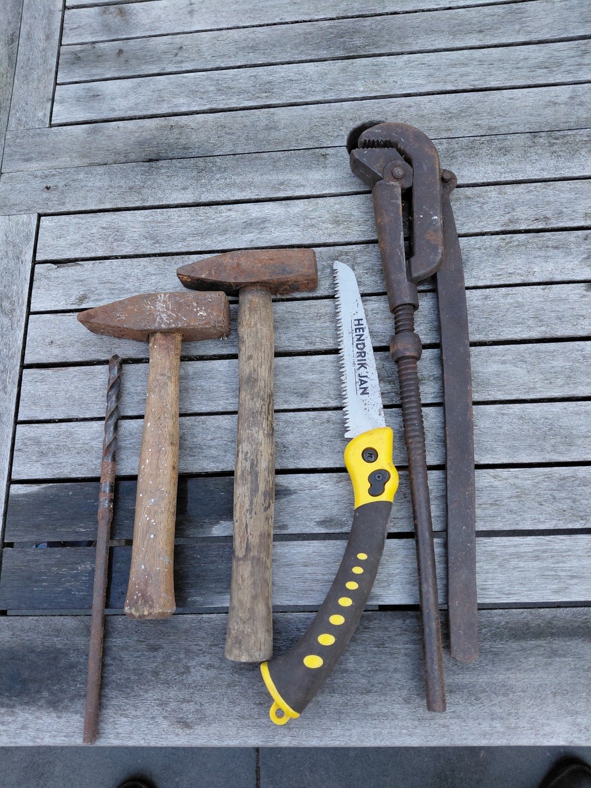 Gereedschapsset: pijpentang, hamers, zaag en boor, Doe-het-zelf en Verbouw, Gereedschap | Handgereedschap, Ophalen of Verzenden
