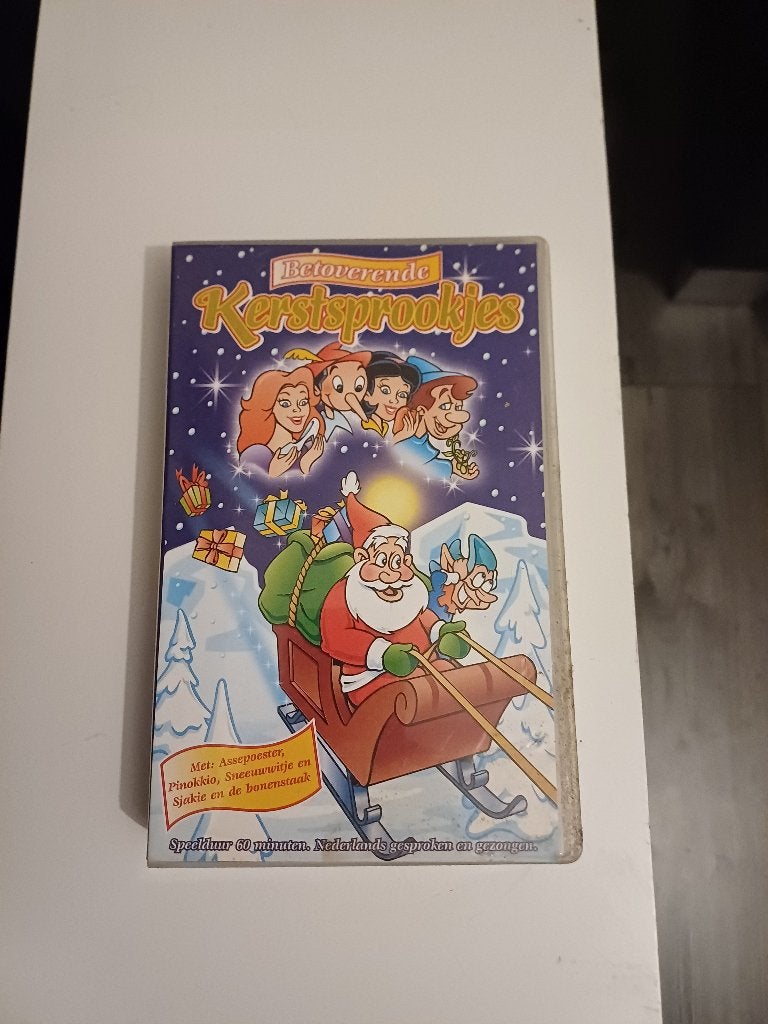 Betoverende Kerstsprookjes – VHS met Assepoester, Pinokki, Cd's en Dvd's, VHS | Kinderen en Jeugd, Gebruikt, Tekenfilm, Alle leeftijden