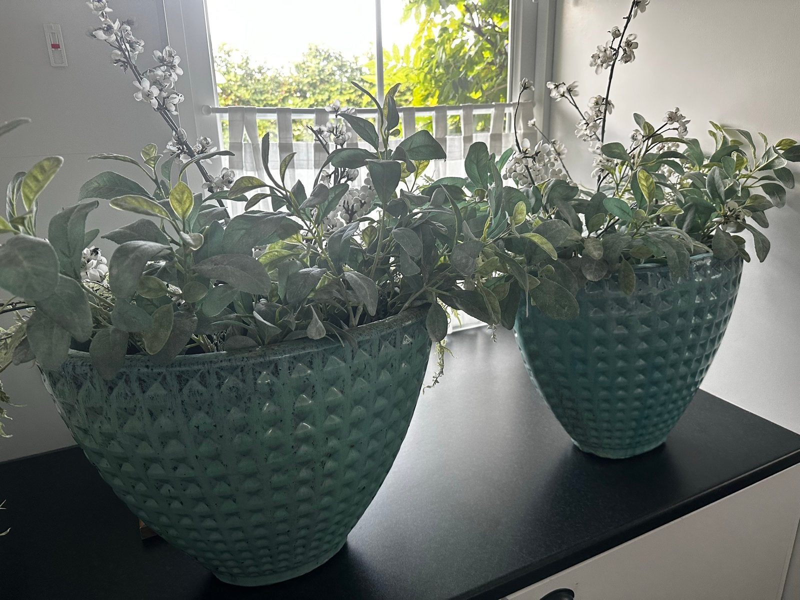 1 prachtige vaas  inclusief bloemen - Superleuk voor in huis, Huis en Inrichting, Ophalen, Inclusief decoratie, Zo goed als nieuw