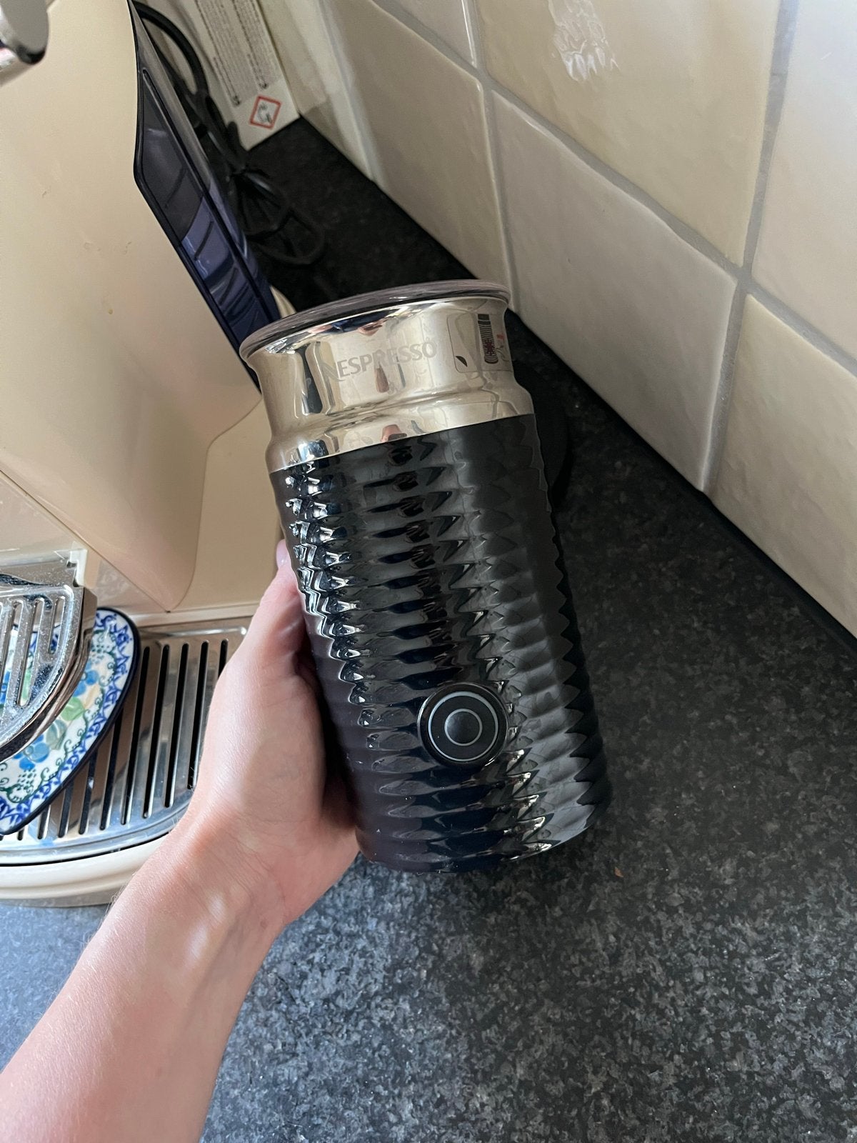 Nespresso Aeroccino 3 Zwart Melkopschuimer, Ophalen of Verzenden, Zo goed als nieuw, Elektrische melkopschuimer