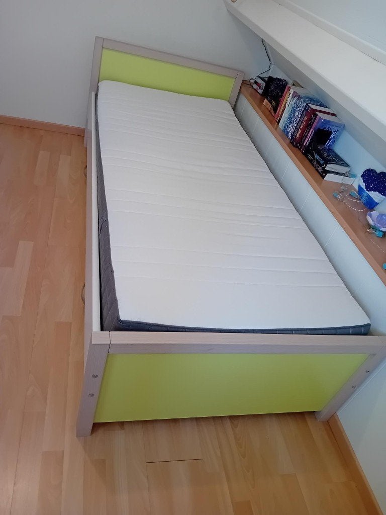 tienerkamer bed, nachtkastje, ladeblok, bureau + stoel, Ophalen, Strak, Gebruikt, 90 cm