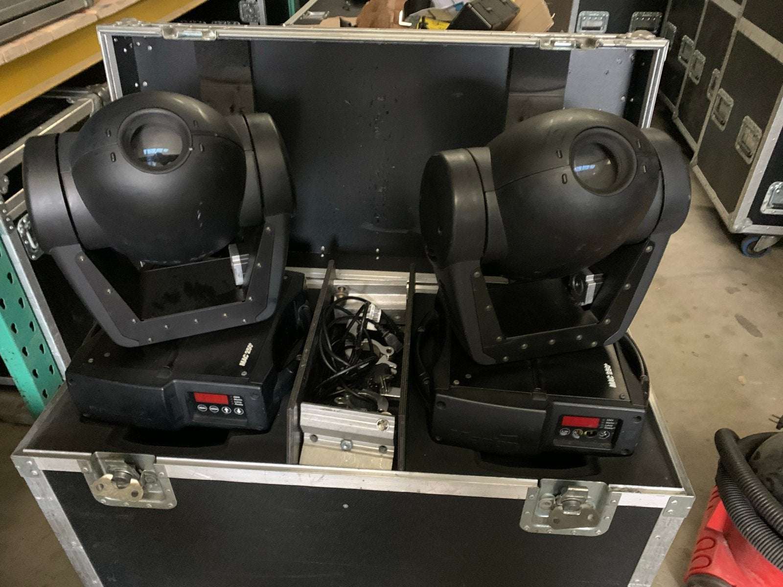Martin MAC 250 Movingheads (2 stuks) incl. flightcase, Muziek en Instrumenten, Licht en Laser, Ophalen of Verzenden, Gebruikt
