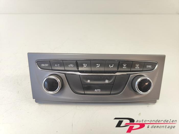 Kachel Bedieningspaneel van een Opel Astra