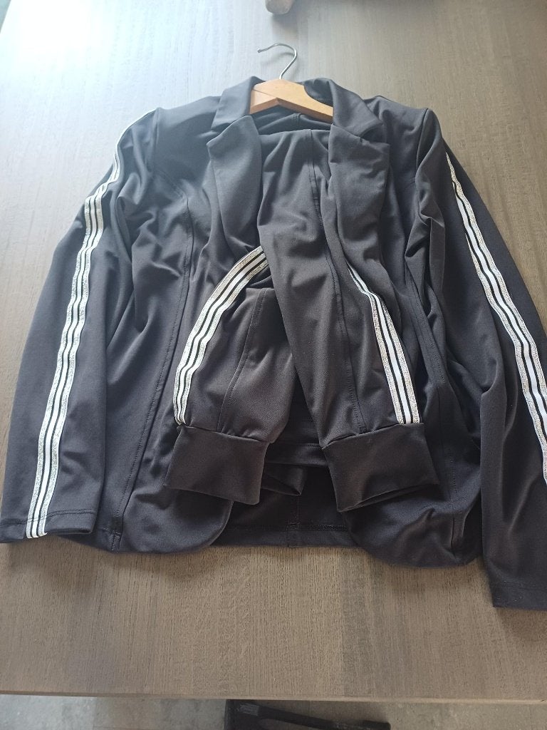 Dames pak sportief, Ophalen, Zo goed als nieuw, Maat 38/40 (M), Zwart