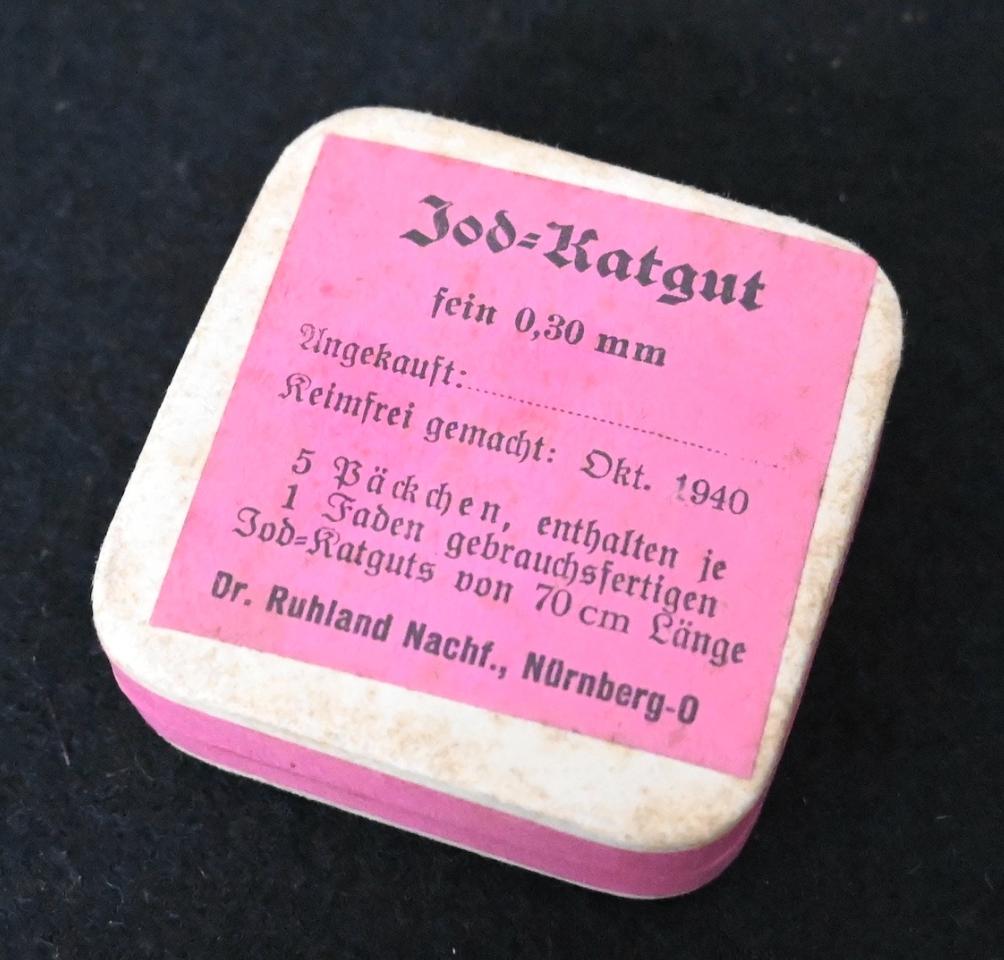 Mint Duitse Medische 'Jod-Katgut', Verzamelen, Militaria | Tweede Wereldoorlog, Verzenden, Landmacht, Duitsland, Overige typen