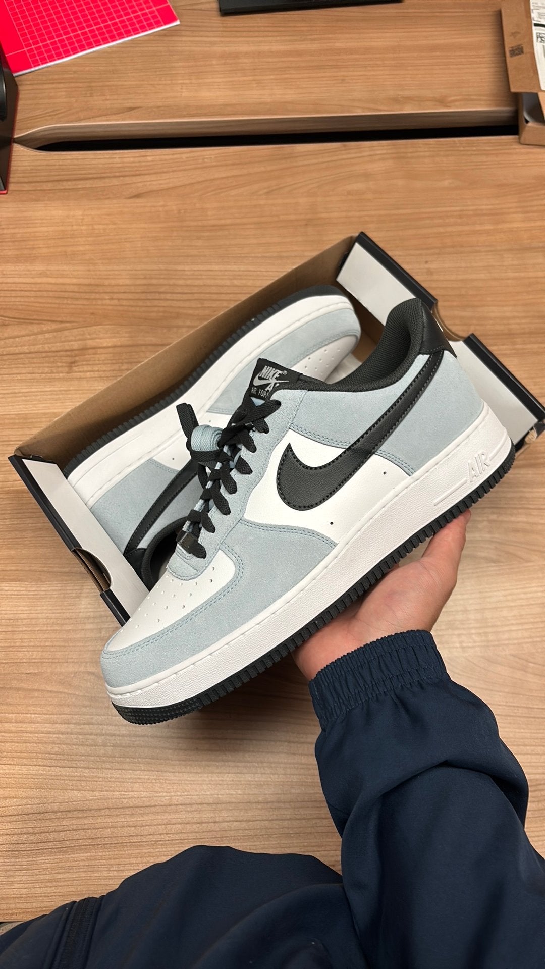 Nike air force 1 ‘07 LV8 light armory blue - maat 42.5 & 46, Kleding | Heren, Blauw, Nieuw, Ophalen of Verzenden, Sneakers of Gympen
