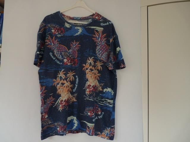 leuk blauw tshirt  met opdruk van ananas en bloem, Maat 52/54 (L), Blauw, Ophalen of Verzenden, Zo goed als nieuw