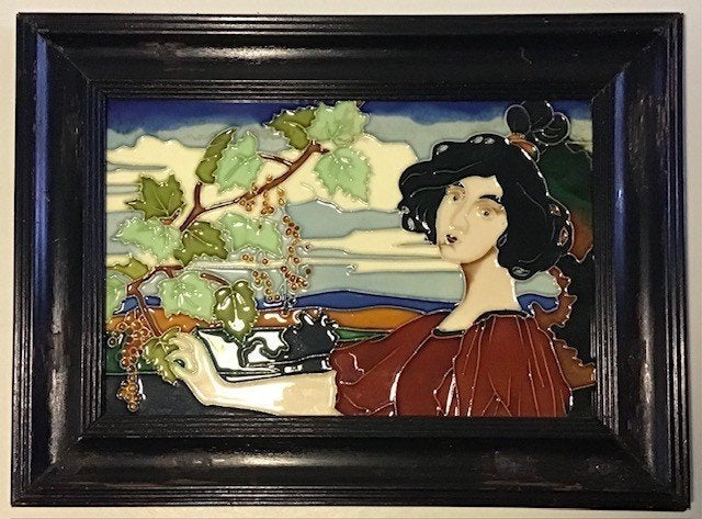 Keramische wandtegel in zwarte lijst in de Art Nouveau stijl, Ophalen of Verzenden