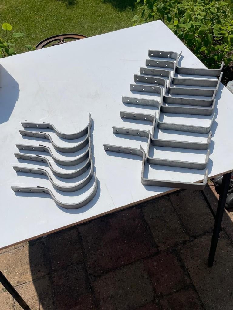 Set verzinkte dakgootbeugels voor schuin dak, Doe-het-zelf en Verbouw, Ophalen, Nieuw, Zwart, Minder dan 5 m²
