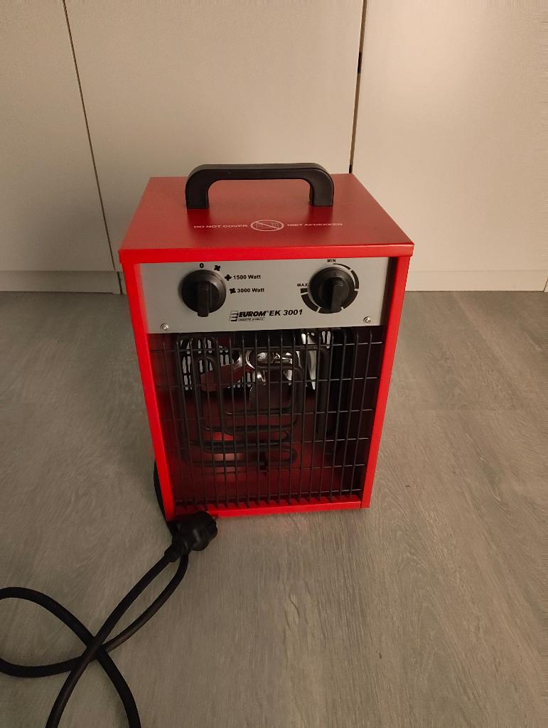 Elektrische verwarming 3000 watt, Ophalen, 30 tot 80 cm, Radiator, Minder dan 60 cm