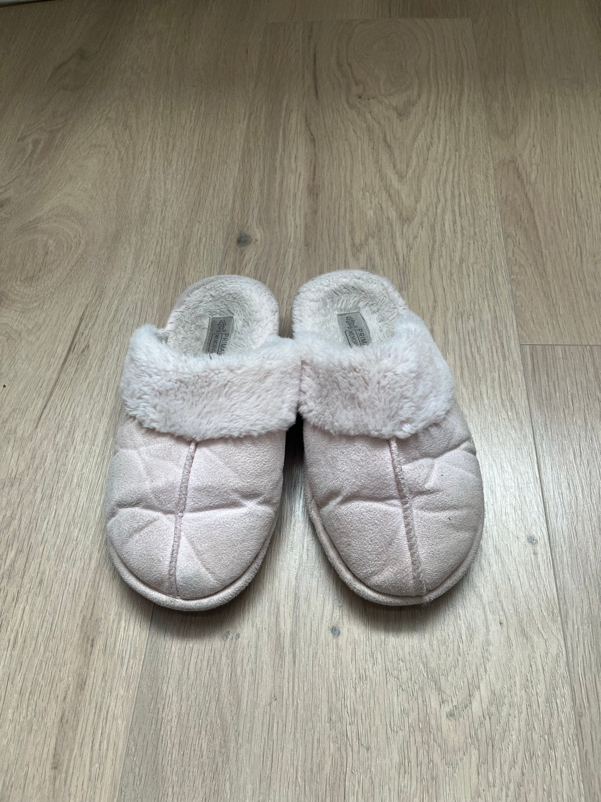 Roze Primark pantoffels met memory foam, Kleding | Dames, Ophalen of Verzenden, Zo goed als nieuw, Roze, Pantoffels of Sloffen