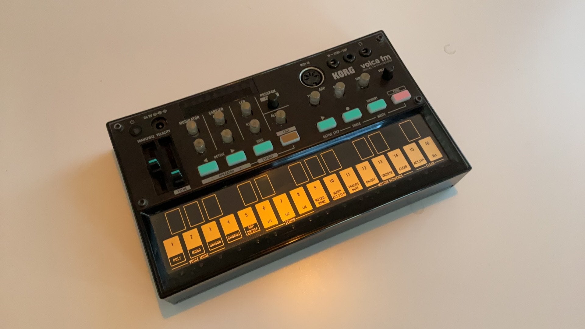 Korg Volca FM, Korg, Zo goed als nieuw, Met midi-aansluiting, Overige aantallen