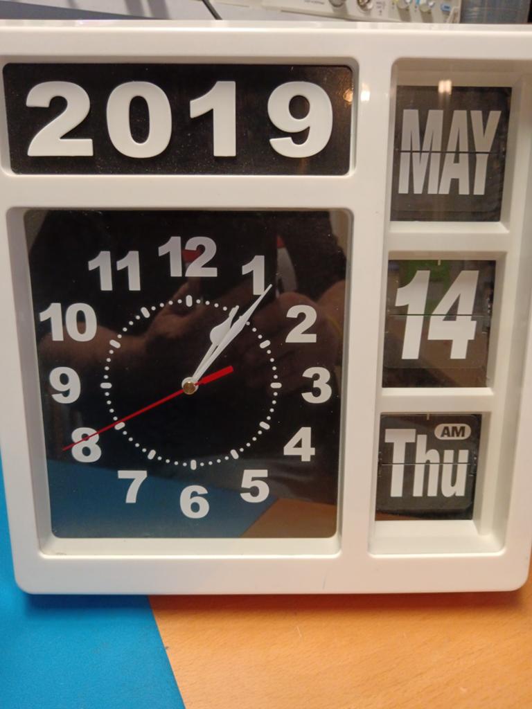 Flipover klok met kalender 31x31cm engels, Ophalen of Verzenden, Zo goed als nieuw, Analoog, Overige typen