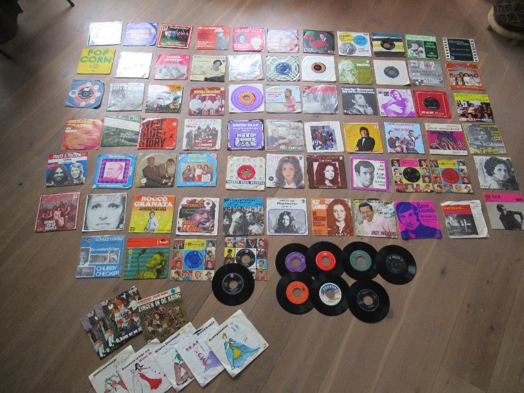 84 singels singeltjes Nederlands en Engels Elvis Feyenoord, Gebruikt, Overige formaten, Single, Ophalen of Verzenden