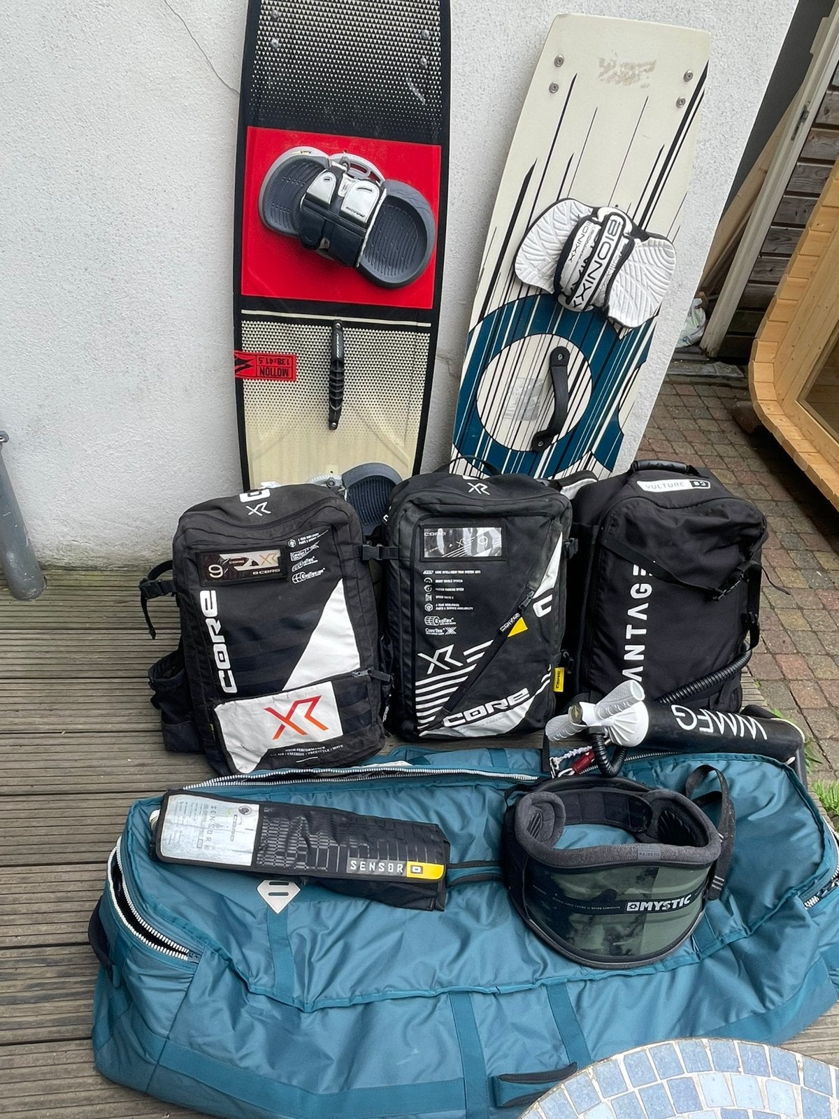 KITE UITVERKOOP - CORE KITES - HARNAS - BOARDS - BAR, Watersport en Boten, Kitesurfen, Geen board, Ophalen, Zo goed als nieuw