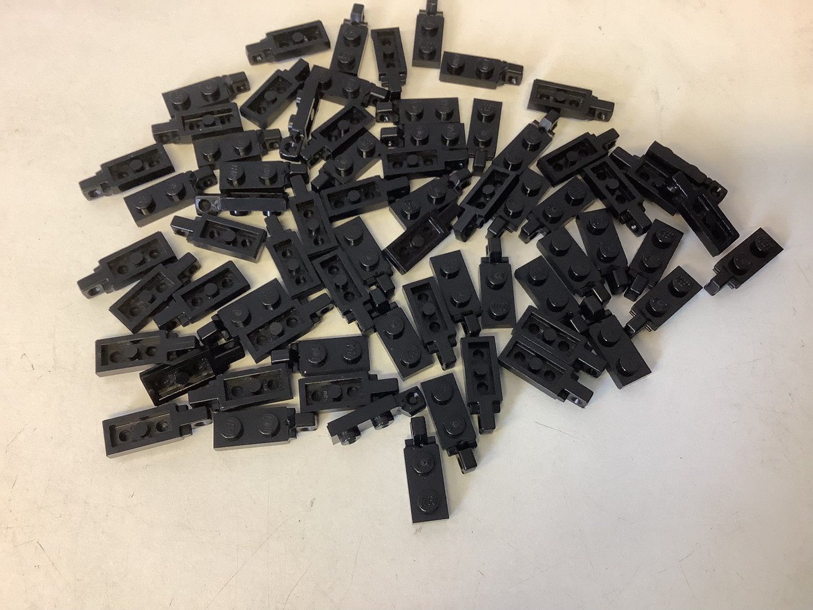 Lego scharnierplaat 1x2 met 1 vinger zwart, Ophalen of Verzenden, Gebruikt, Losse stenen, Lego