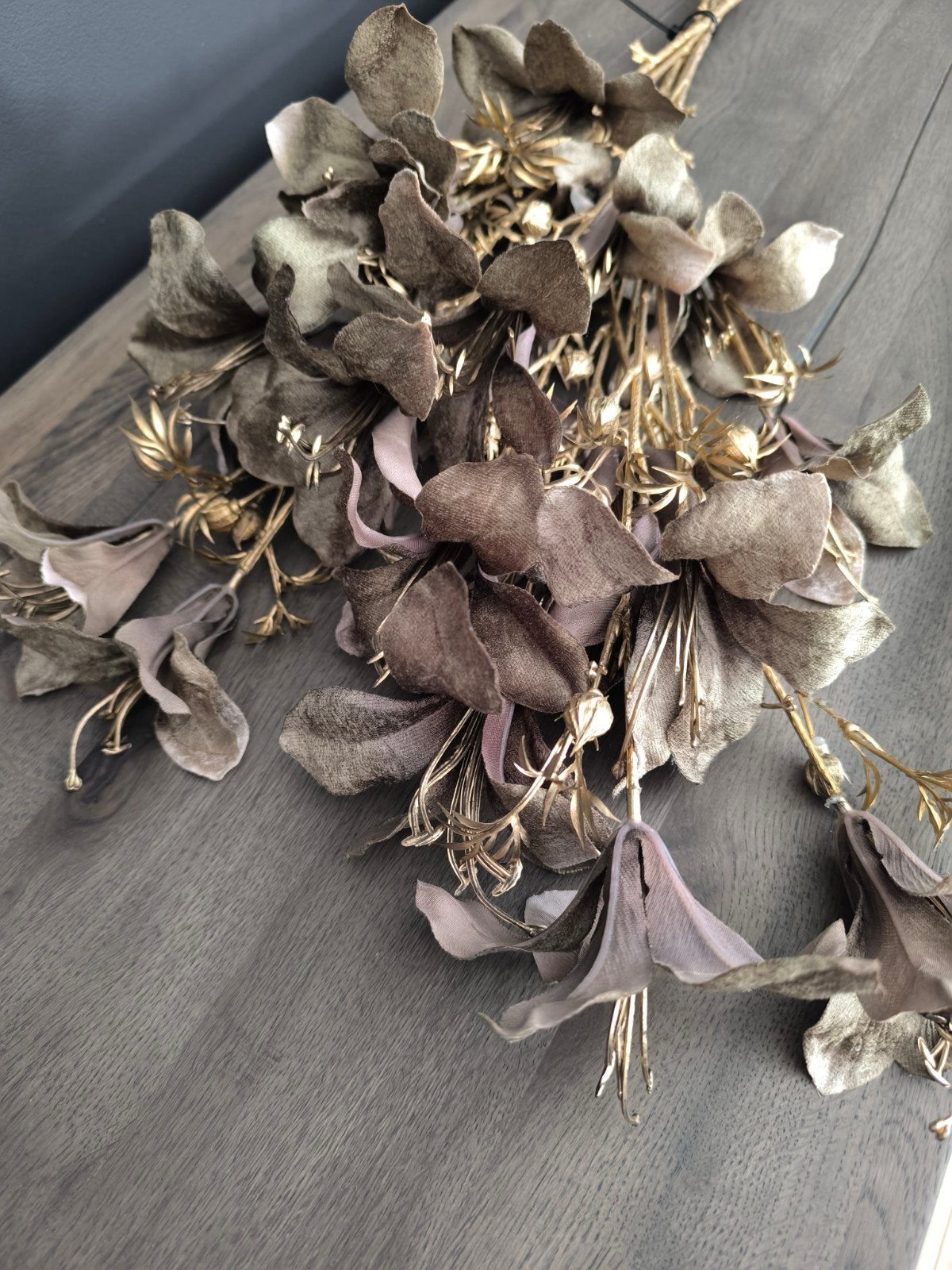 te koop: kunstbloemen, Ophalen