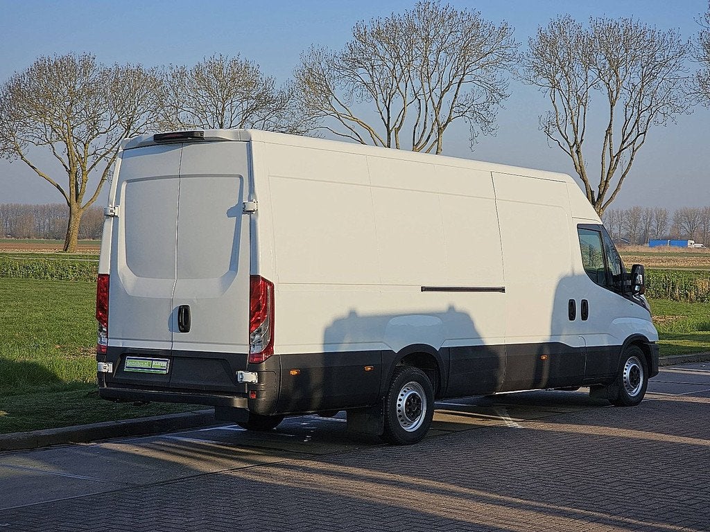 IVECO DAILY 35S16 l4h2 navi camera ac!, Auto's, Bestelauto's, Automaat, Gebruikt, Euro 6, 156 pk