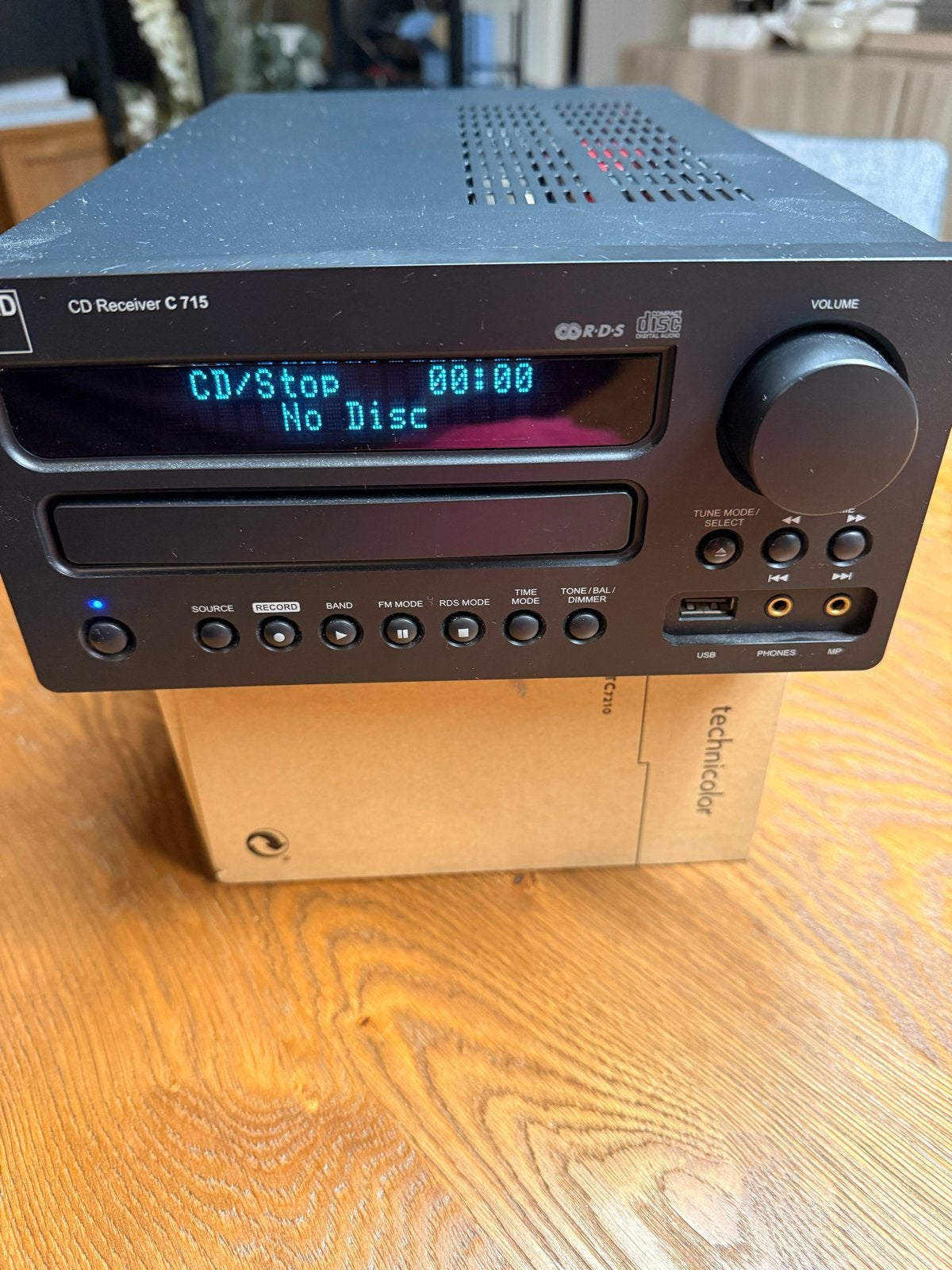 NAD C 715 CD Receiver - Compacte en Krachtige Stereo, Ophalen of Verzenden, Zo goed als nieuw, Minder dan 60 watt, Overige merken