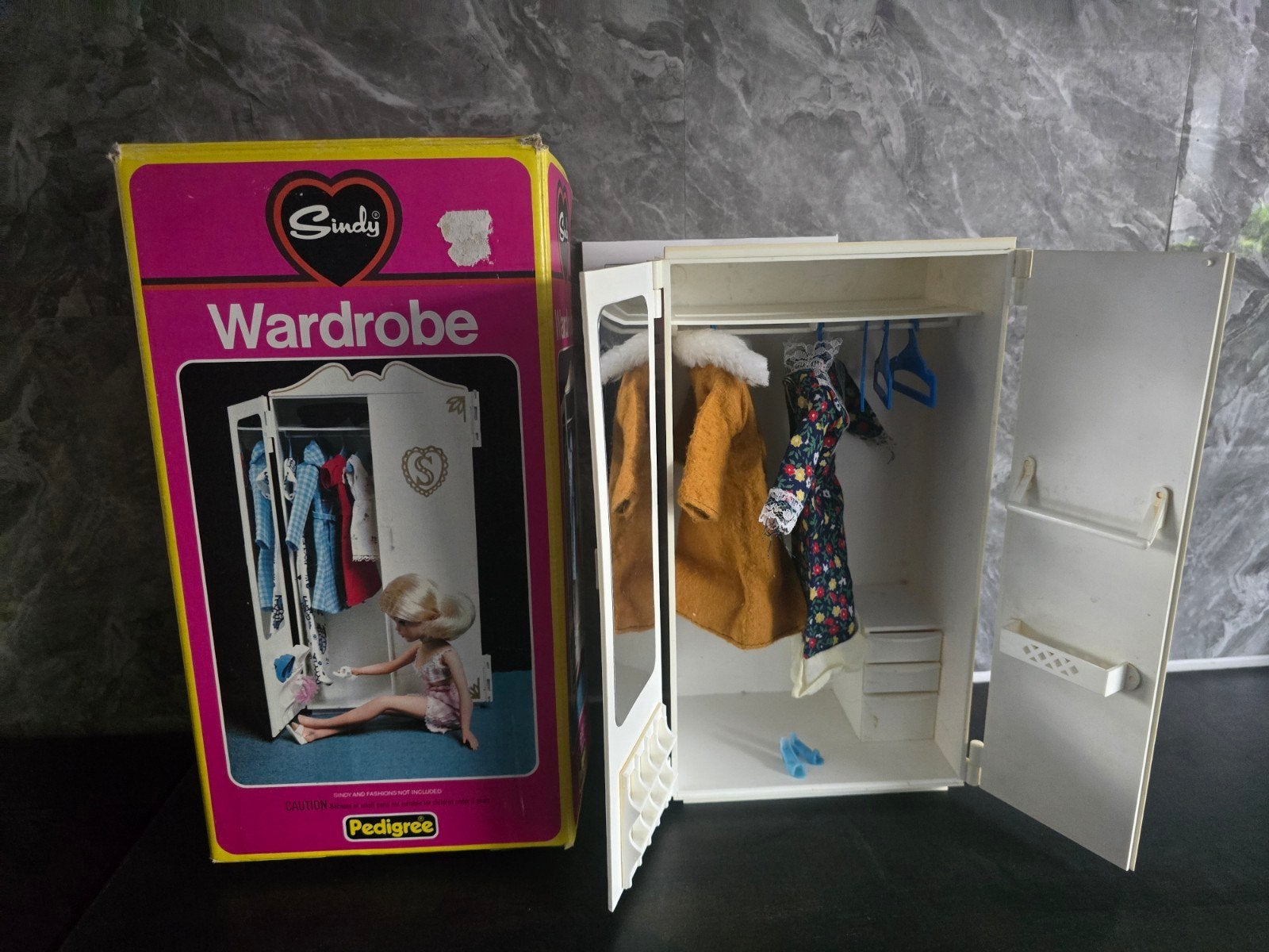Vintage Sindy Pedigree Kledingkast 44502 met originele doos, Verzamelen, Ophalen of Verzenden