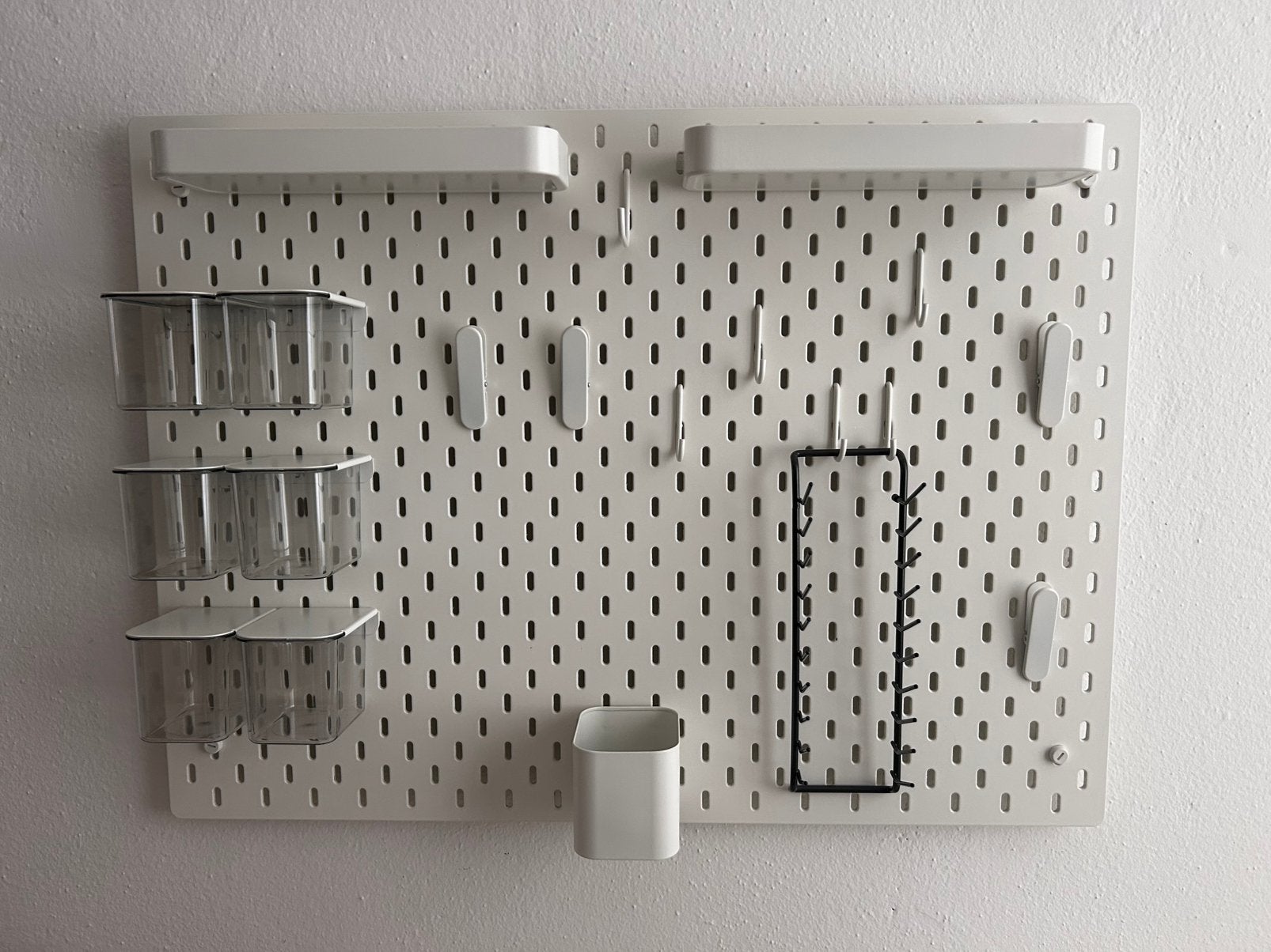Ikea SKADIS ophangbord prikbord wit + accessoires, Huis en Inrichting, Woonaccessoires | Memoborden, Ophalen, Zo goed als nieuw