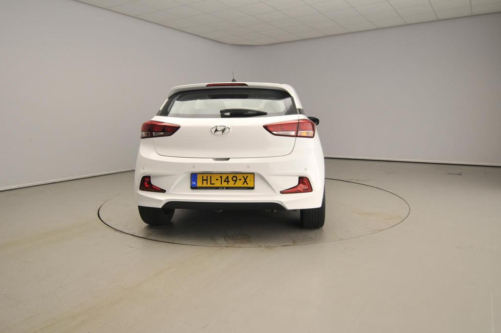 Hyundai i20 Coupé 1.2 HP i-Motion Comfort | Parkeersensoren, Auto's, Hyundai, Euro 5, 4 cilinders, Wit, Origineel Nederlands