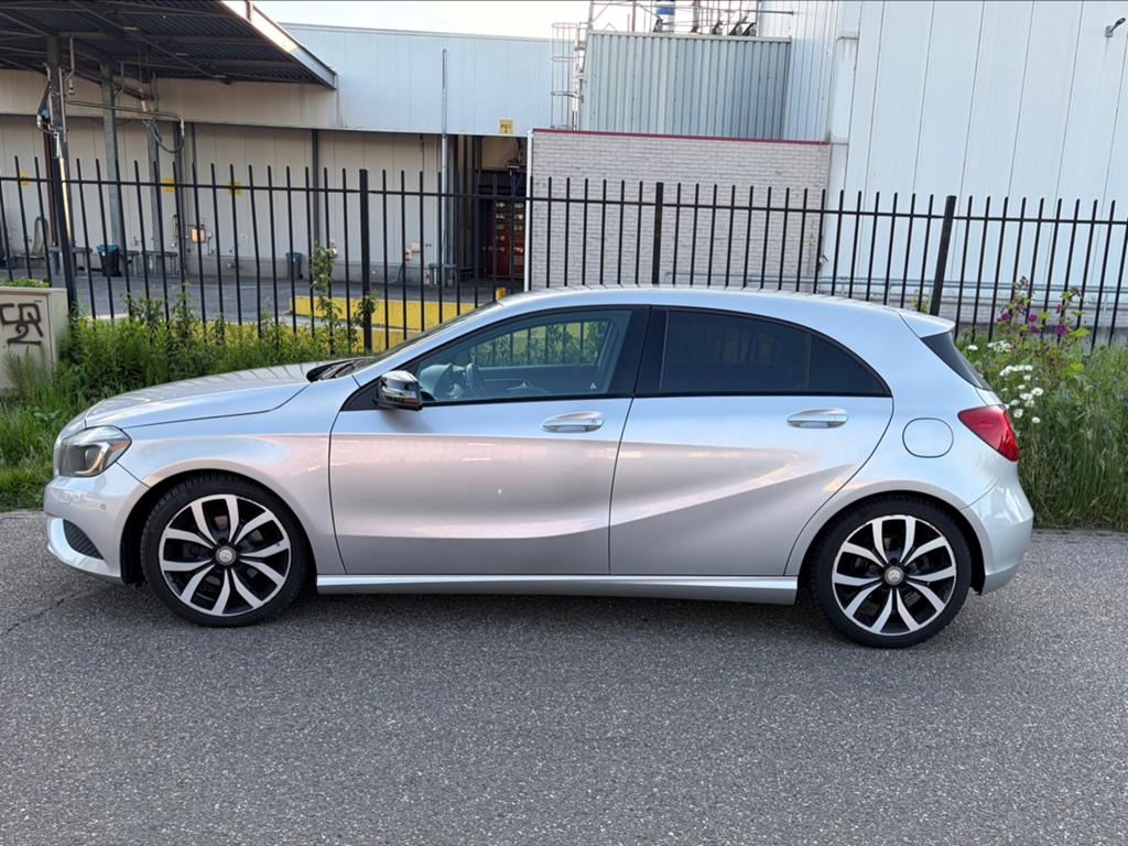 Mercedes-Benz A-Klasse A180 1.6 Blue Efficiency 2012 Grijs, Auto's, Mercedes-Benz, Voorwielaandrijving, Stof, Zwart, 4 cilinders