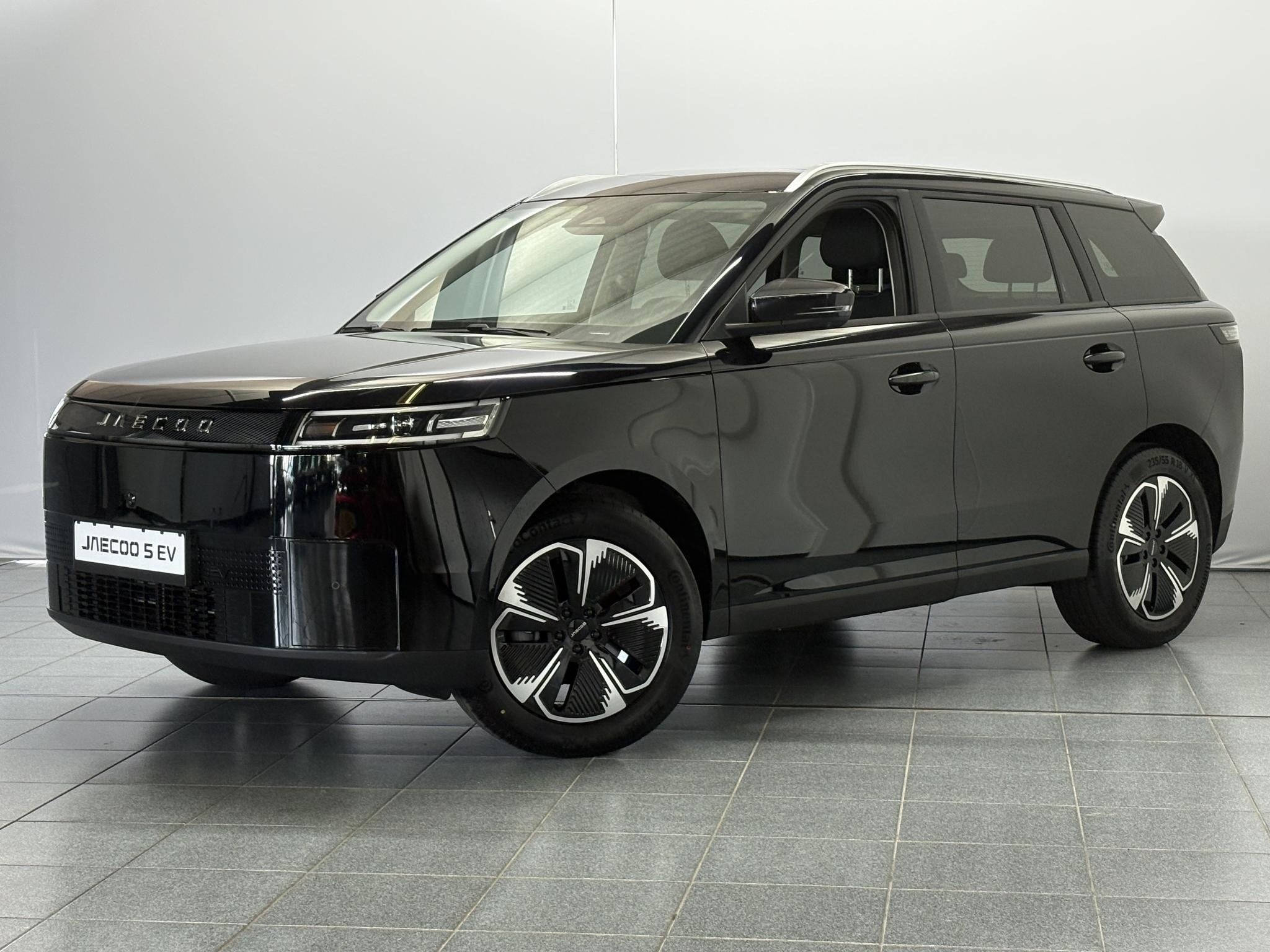 Jaecoo 5 EV Exclusive 61 kWh, 12 maanden, 402 km, 1250 kg, Zwart