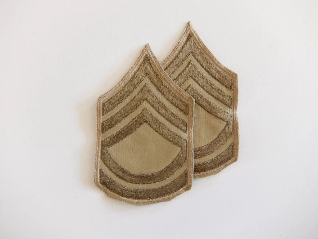 Embleem,Set,Rang,US,Army,Sergeant,1e,Klas,Zomer,Shirt,WWII, Verzamelen, Verzenden, Landmacht, Amerika, Embleem of Badge