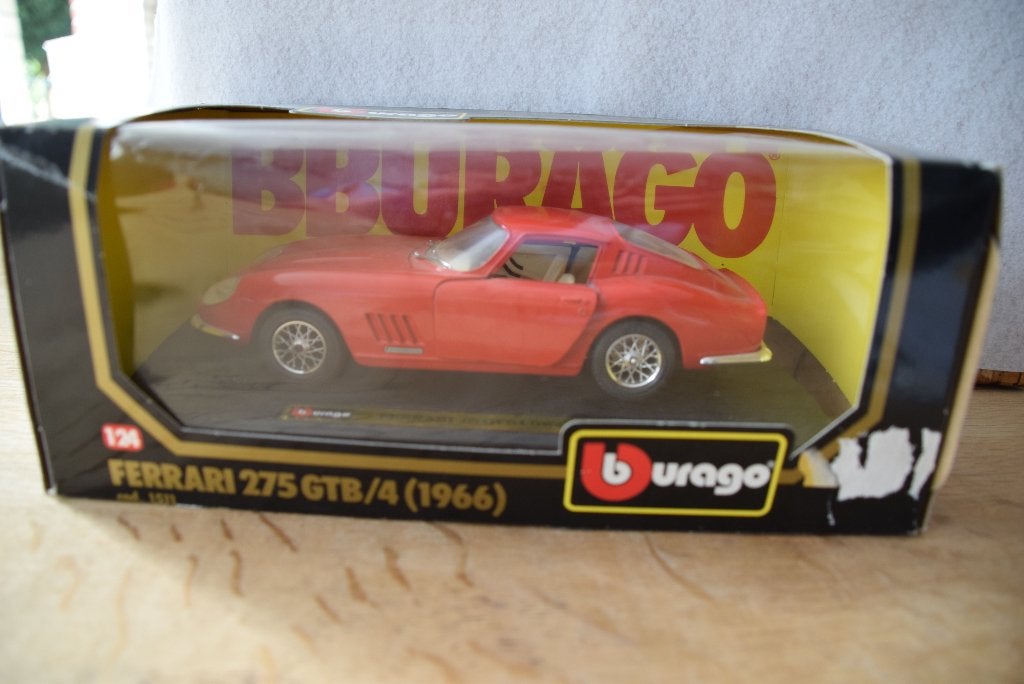 modelauto 1:24, Hobby en Vrije tijd, Modelauto's | 1:24, Ophalen of Verzenden, Zo goed als nieuw, Auto, Bburago