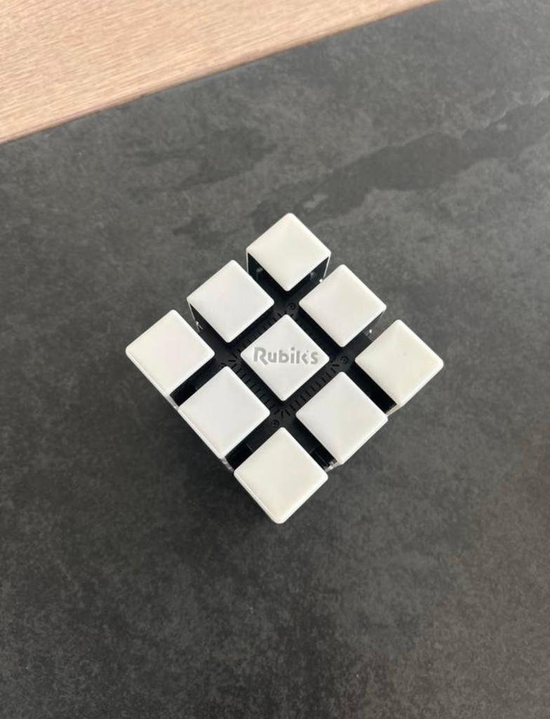 Rubik's Edge - Witte puzzel kubus, Ophalen of Verzenden, Zo goed als nieuw, Rubik's of 3D-puzzel