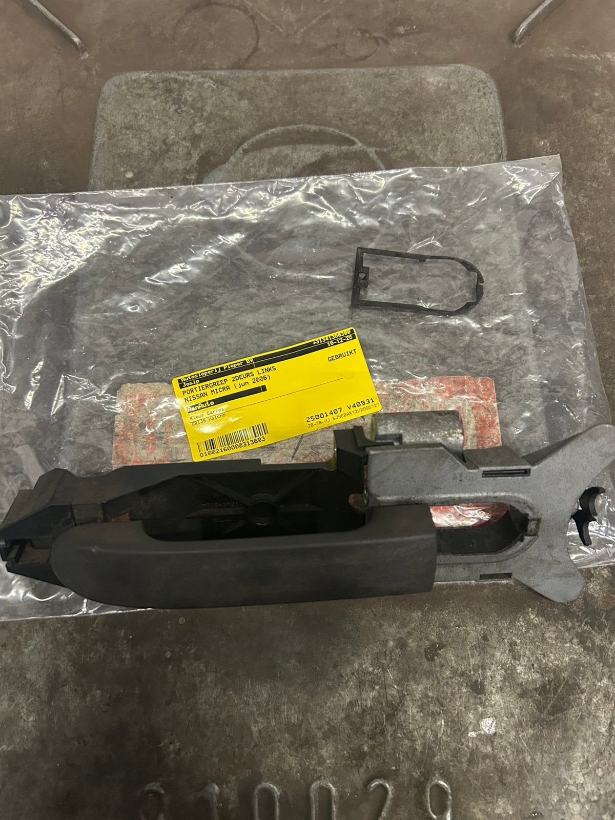 Buiten handgreep Nissan Micra K12 Links voor deur handvat, Ophalen of Verzenden, Gebruikt, Nissan