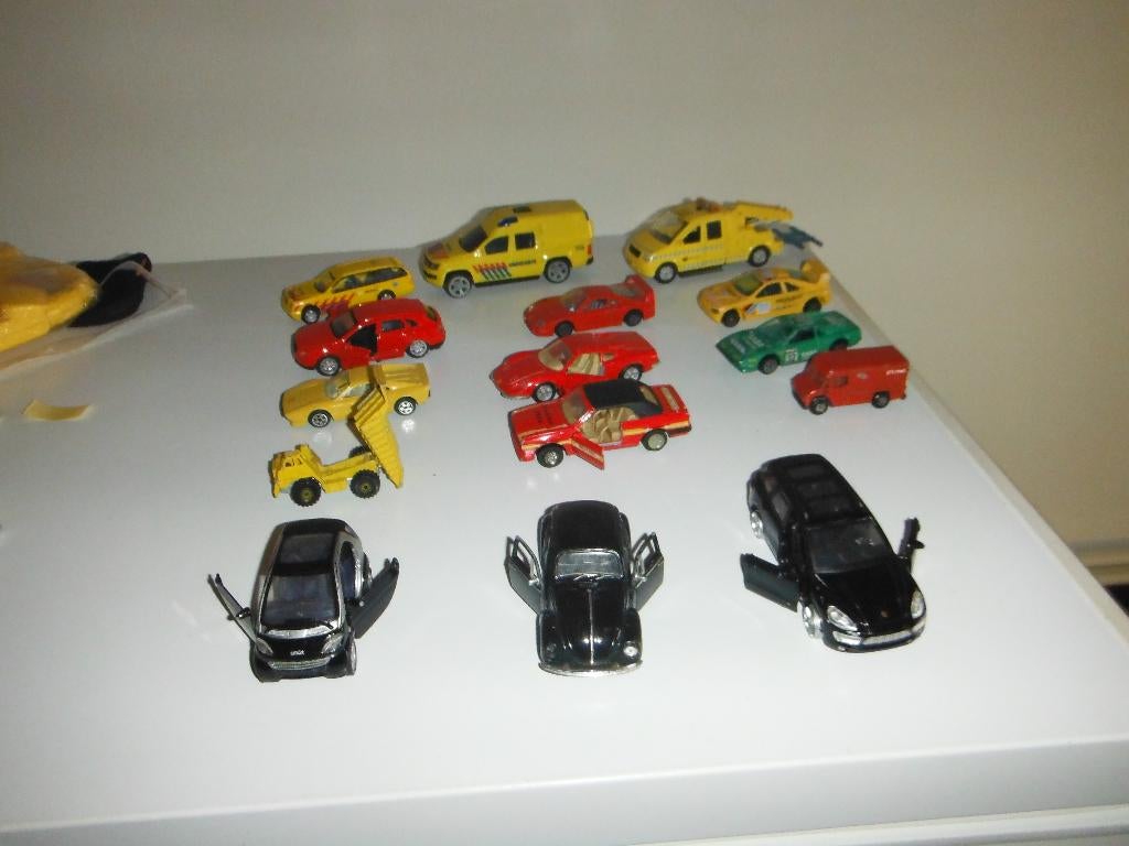 15 autos waarvan met geluid, Ophalen, Jongen of Meisje