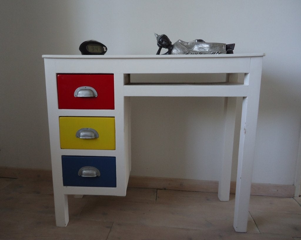Wit Bijzettafeltje - sidetable - kinderbureau - massief hout, Ophalen, Gebruikt, Landelijk brocante, 75 cm of meer
