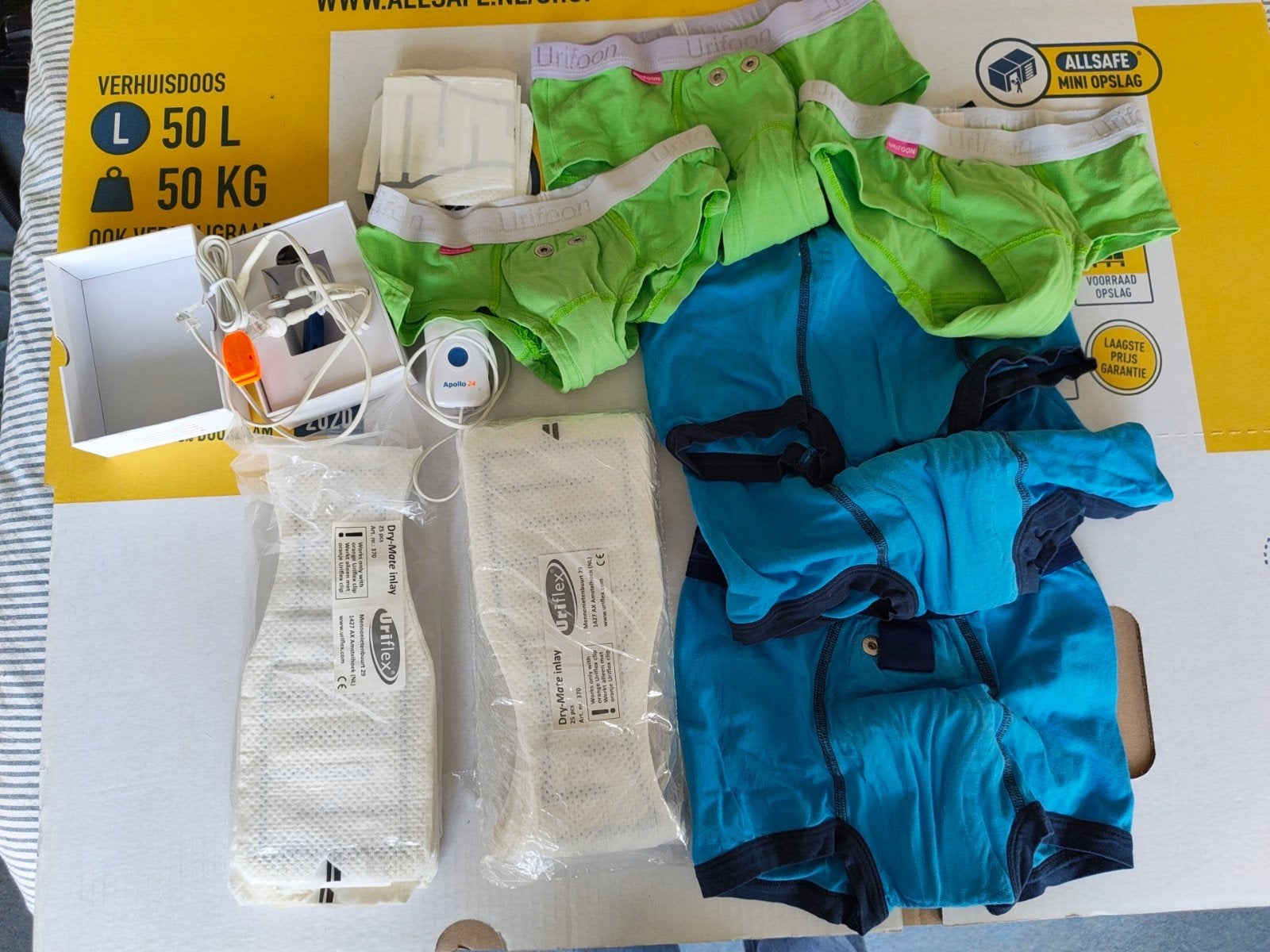 Gratis: Uriloon plaswekker set met onderbroeken en inleggers, Kinderen en Baby's, Kinderkleding | Maat 128, Ophalen, Nacht- of Onderkleding