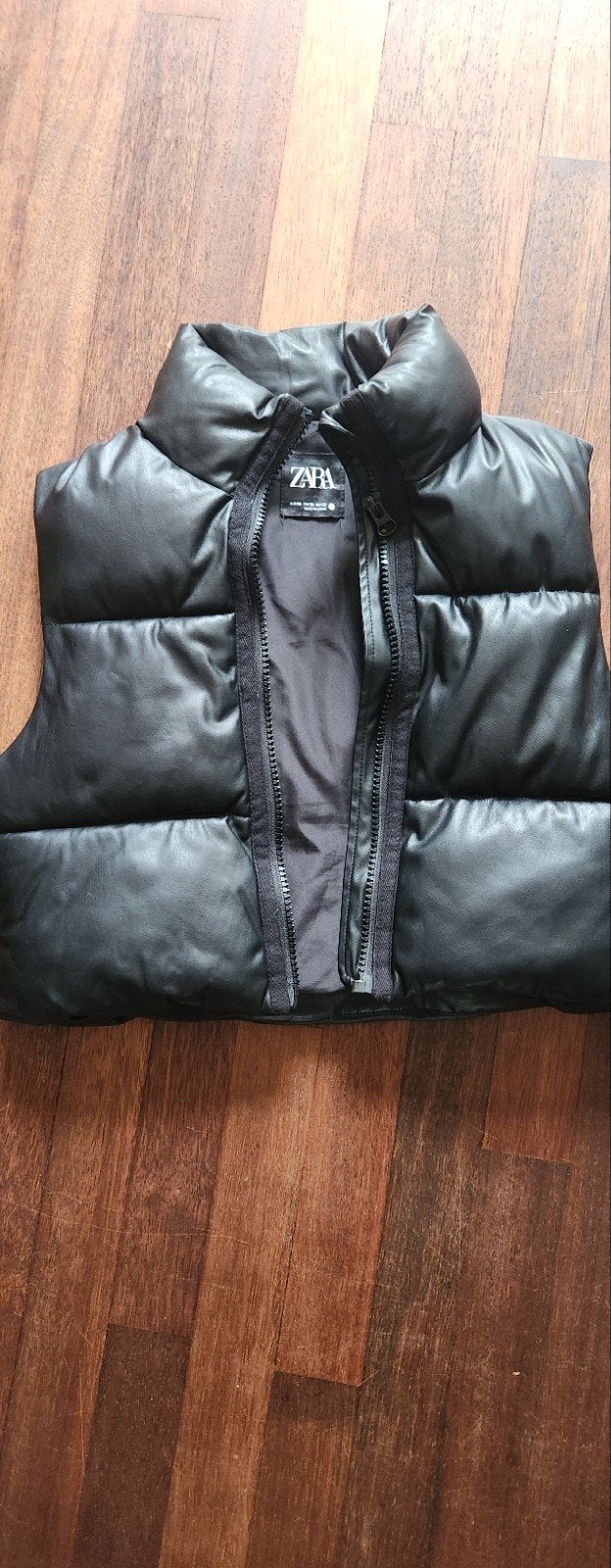 Zwarte faux leather crop bodywarmer van Zara, Ophalen of Verzenden, Zo goed als nieuw, Maat 34 (XS) of kleiner, Zara